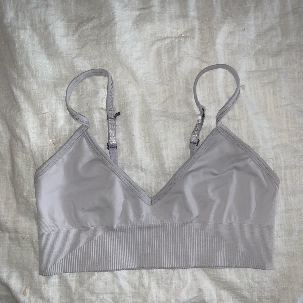 LULULEMON gray sports bra
